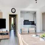 With Jacuzzi & Sauna 500m From Villa *