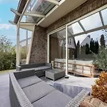 With Jacuzzi & Sauna 500m From Villa *