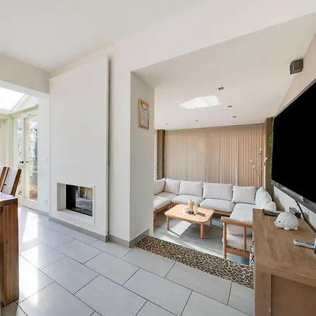Villa With Jacuzzi & Sauna 500m From