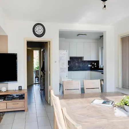 With Jacuzzi & Sauna 500m From Villa *