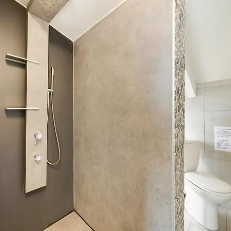 Βίλα With Jacuzzi & Sauna 500m From